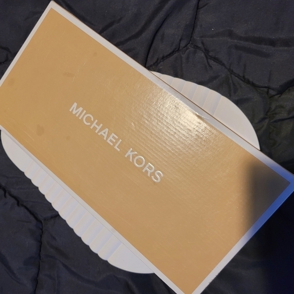 Michael kors slide - Picture 9 of 11